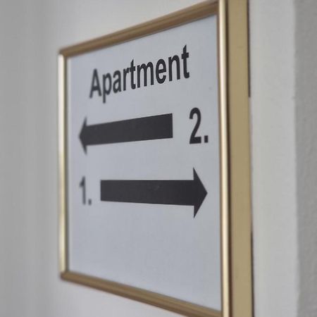 Spacious Apartment Near Hockey And Football Arena Pressburg Exterior foto